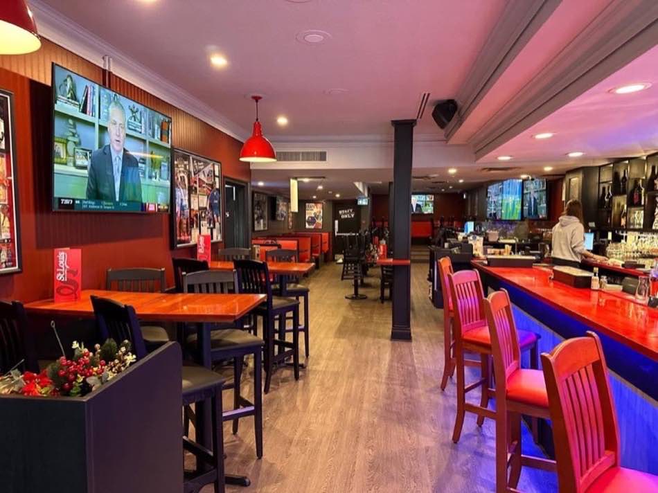 Full dining and bar room fit-out