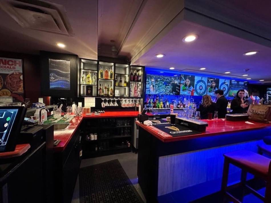 St. Louis Bar & Grill interior fit-out by Atena Construction in Toronto
